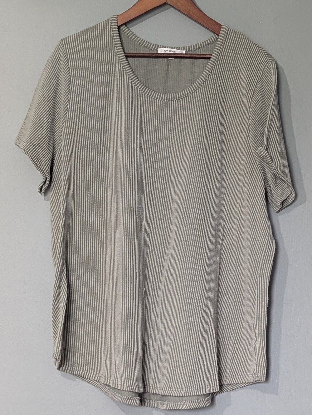Ivy Rose Women's Sage Green Ribbed Knit Scoop Neck T-shirt Casual Chic